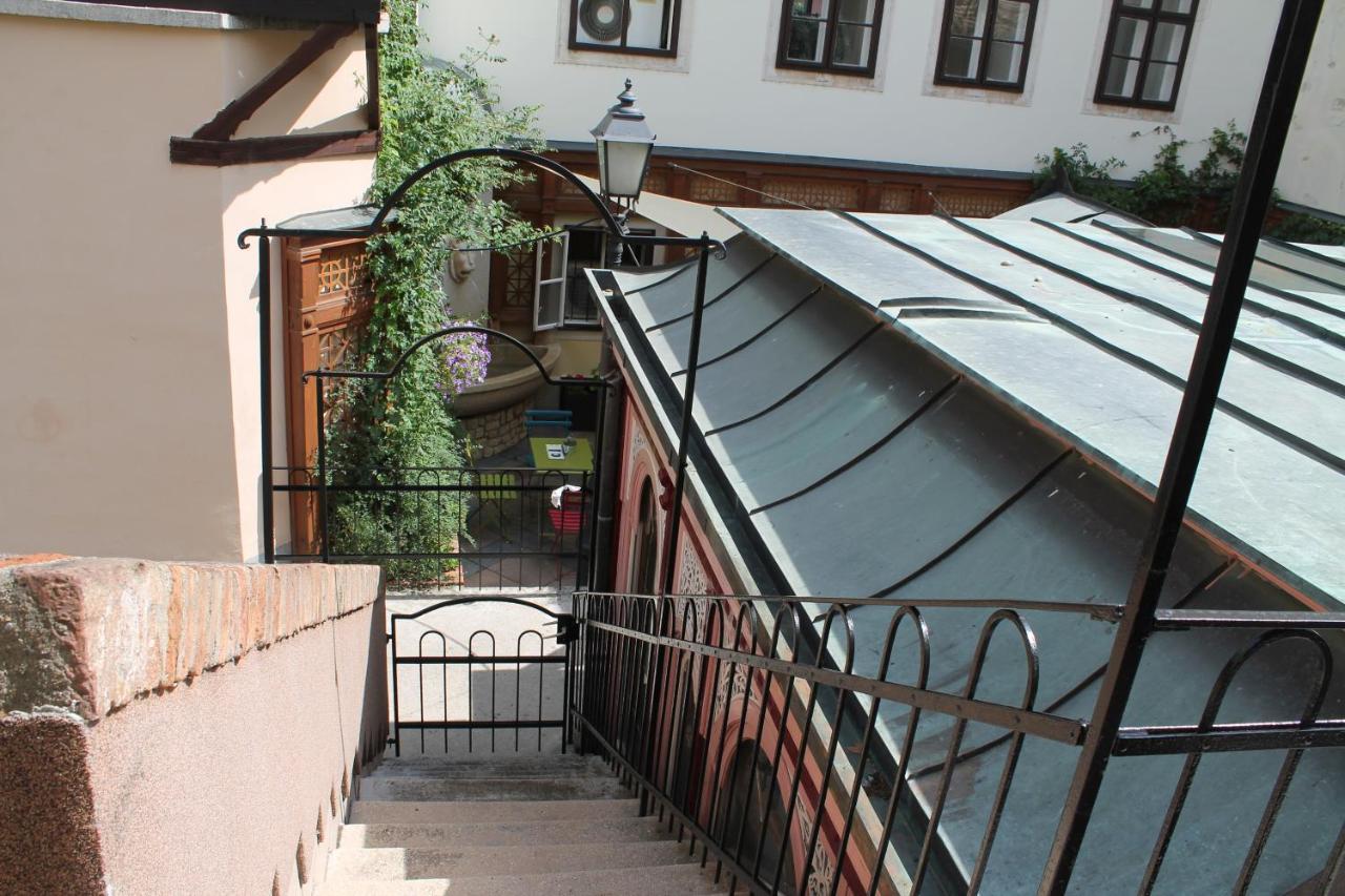 Zwinger Apartman Sopron Exterior photo